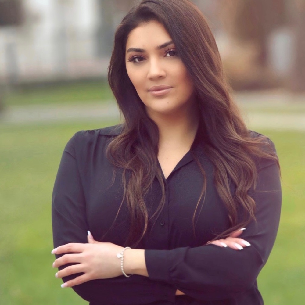 Meet your Posher, Adriana